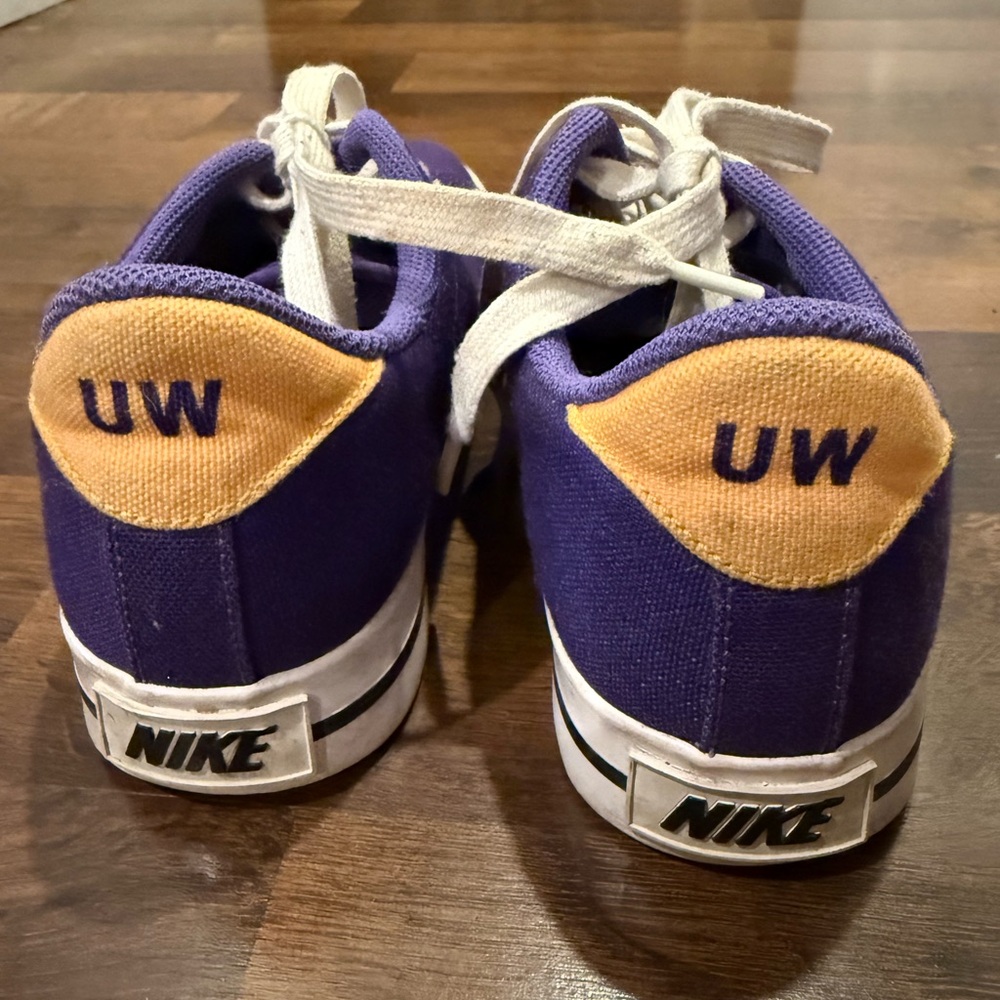 Unique UW University of Washington Nike Purple and Yellow Sneakers (women’s 7.5)